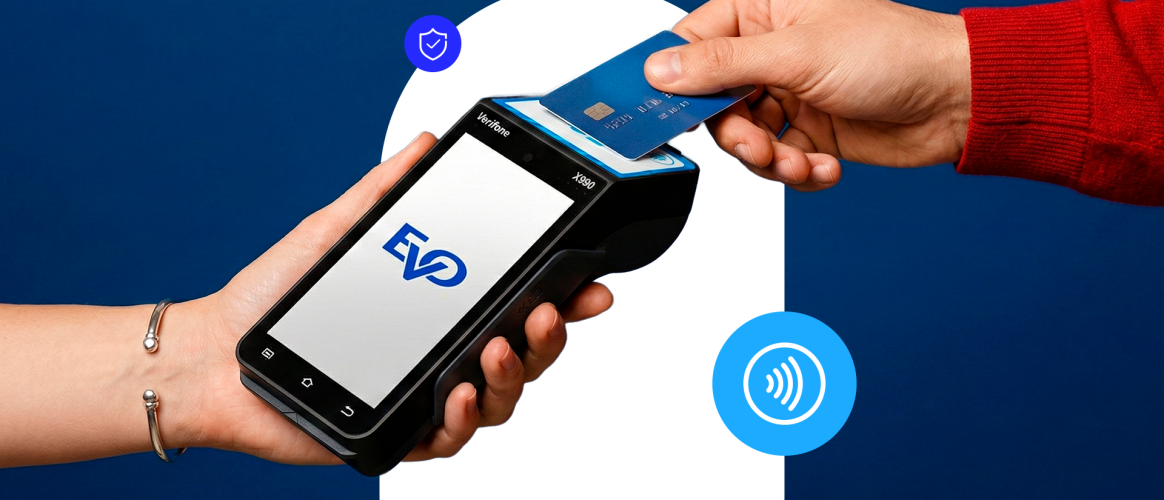 persona utilizando el sistema POS